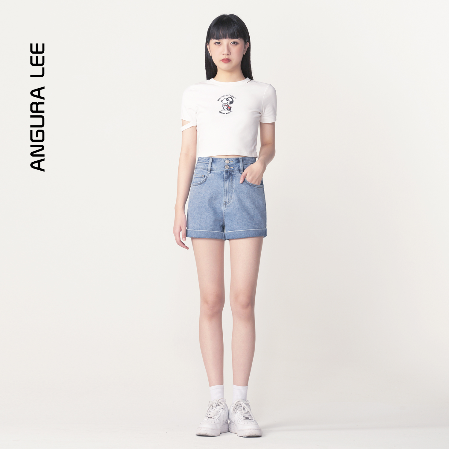 春夏新款經典水洗淺藍女裝牛仔短褲